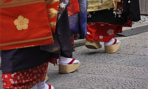 舞妓さんの着物をご紹介！～京都の歩く芸術品～