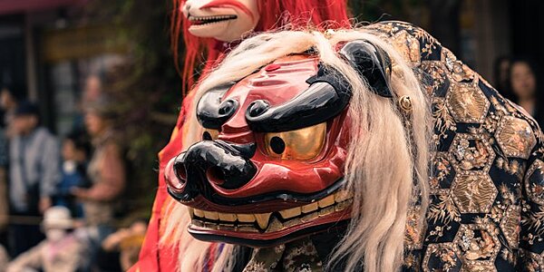 日本の民俗芸能「獅子舞」とは？意味や由来、歴史、地域ごとの種類を解説！ | ワゴコロ
