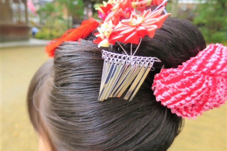 日本髪と新日本髪 七五三や成人式 花嫁さんの着物によく合う和装髪型とは ワゴコロ